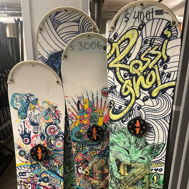 Picture of Youth (Under 18) Seasonal Rental Package - Snowboard